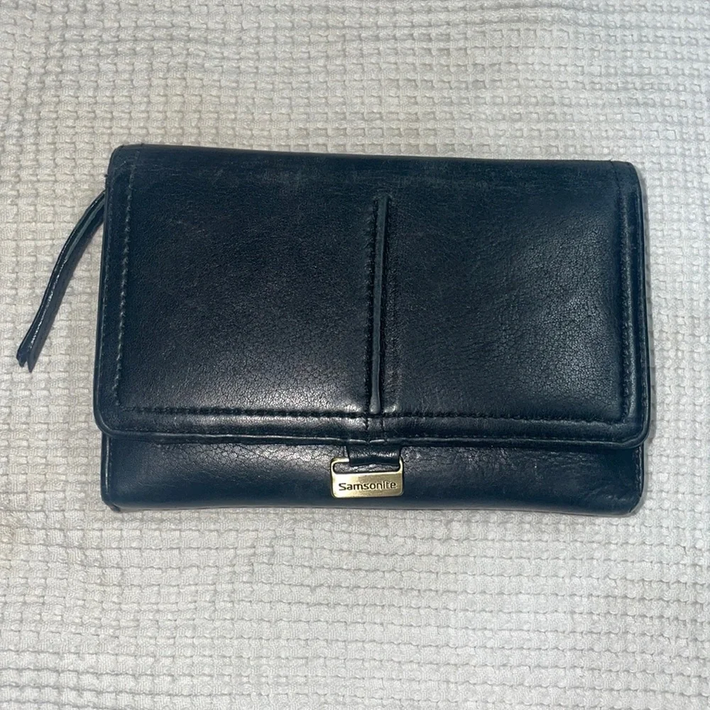 Great condition genuine leather multi functional wallet - Picture 1 of 10